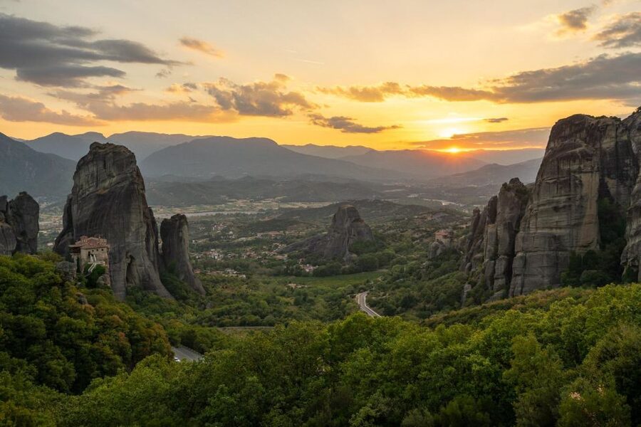 Meteora Evening Tour with Breathtaking Sunset View - Why this evening tour works well