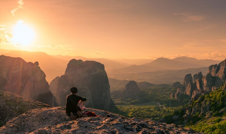 Meteora: Guided Sunset Tour with Monasteries & Caves Visit - Why this sunset timing works