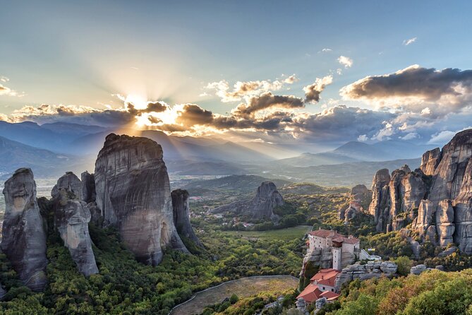 Meteora: Monasteries Tour with Lunch and Athens Transfer Option - Roussanou and Varlaam across the cliffs