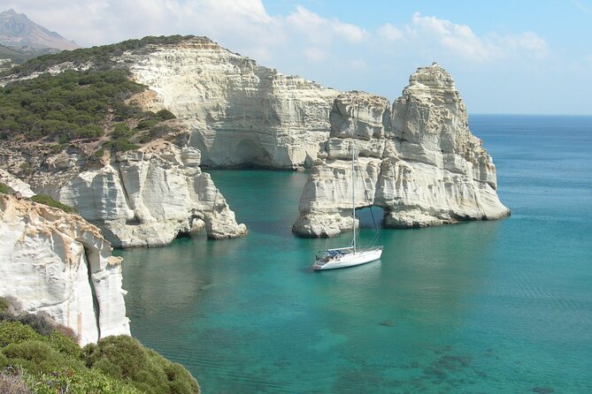 Milos and Polyaigos Full Day Cruise with Meals and Snorkelling - The north coast: fishing villages and Sarakiniko