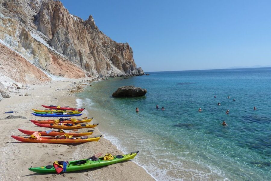 Milos: Guided Kayaking Trip with Snorkelling & Lunch - The return paddle and photographs