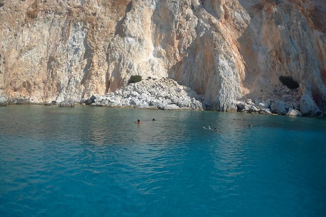 Milos Sailing Tour with snorkeling and lunch - South-coast swimming at Fyrligos and Gerakas
