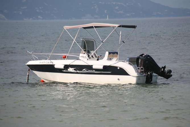 Motor Boat Hire in Corfu Italmar 17,Asso 5.10, Next 5m - Learning to drive the boat safely