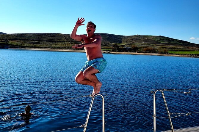 Mykonos 6hrs sailing cruise: Delos Rhenia with lunch & transfer - Lunch, wine, and a relaxed return sail