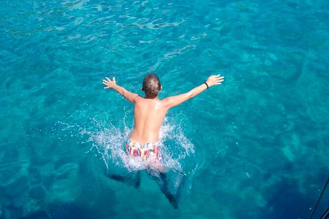 Mykonos 6hrs sailing cruise: Delos Rhenia with lunch & transfer - Who should book this sailing day?