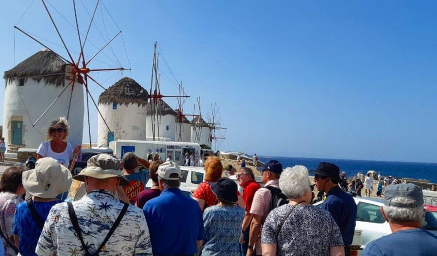 Mykonos: Guided Highlights Tour - The windmills: Mykonos in one famous view
