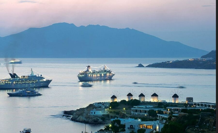 Mykonos: Highlights Tour with Panagia Tourliani Monastery - Starting on foot in Mykonos Town