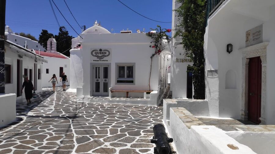 Mykonos: Highlights Walking Tour with a Local - Why this short Mykonos walk works
