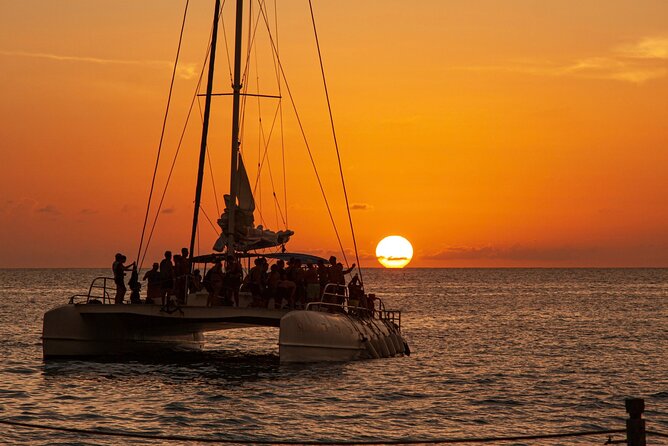 Mykonos: Private Catamaran Cruise—Hotel Pickup, BBQ & Drinks - Lunch is a real part of the experience