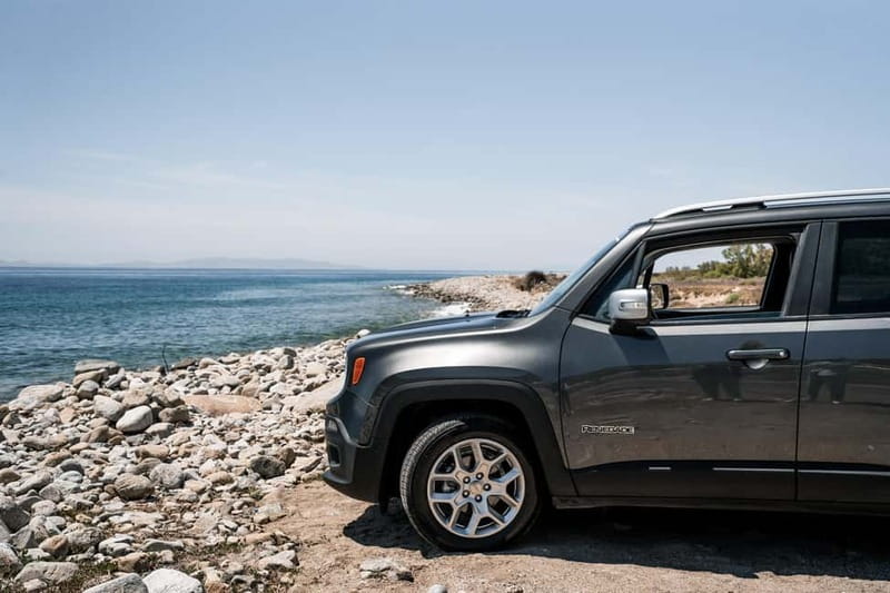 Mykonos: Private Island Tour with local guide -Jeep Renegade - The first views: Agios Ioannis and Faros Lighthouse