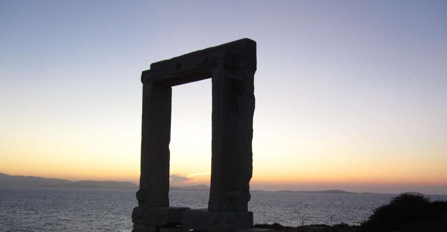 Naxos Castle Walking Tour and Sunset at the Portara - Why this Naxos walking tour works so well