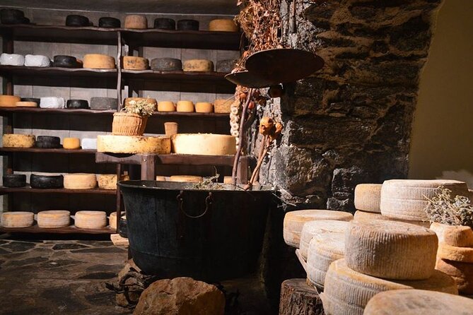 Naxos Old Town Private Food Tour with Dinner and Pickup - Key points to know before booking