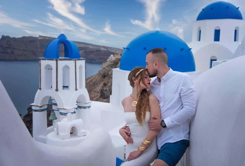 Oía: Santorini Professional Photoshoot with Edited Photos - Following Shaqayeq to Better Viewpoints