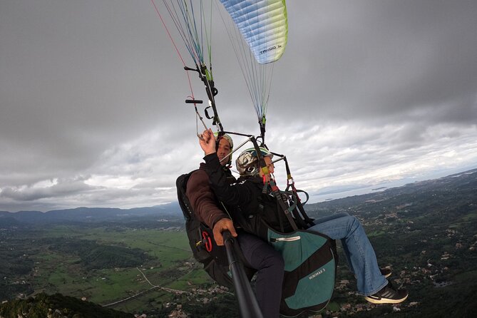 Paragliding Tandem Flight in Corfu - Paragliding or paramotor: what changes