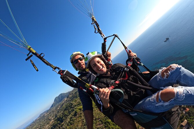Paragliding Tandem Flight in Corfu - The pilots and the personal touch