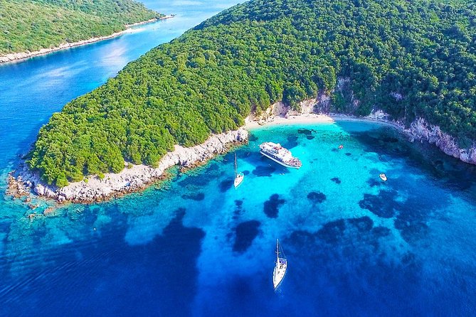 Parga & Sivota Islands Blue Lagoon Cruise from Corfu - Crowds, seating, and comfort