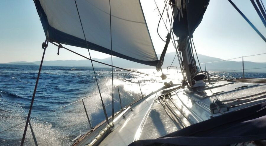 Paros: Iraklia, Schinoussa, & Naxos Sailing Tour with Lunch - Lunch Aboard in the Small Cyclades