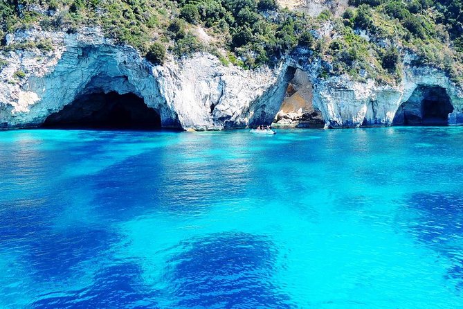 Paxoi, Antipaxoi and Blue Caves Cruise from Corfu - Getting to the port from Corfu