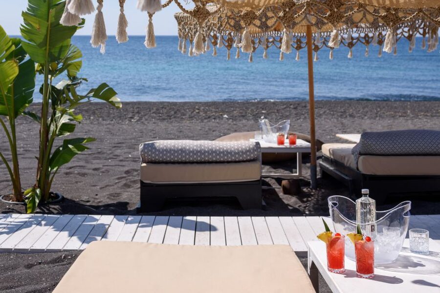 Perivolos Beach: Sun-Bed Experience FortyOne Bar Restaurant - Who will get the best value