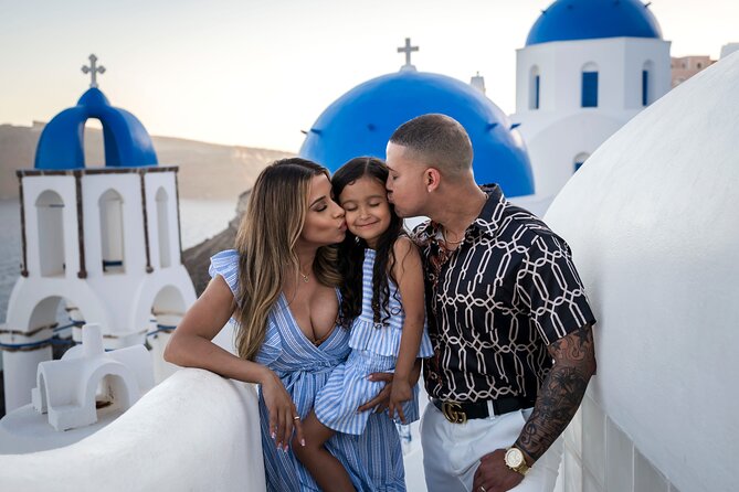 Photoshoot in Santorini Oia - Why a Short Photoshoot Makes Sense in Oia