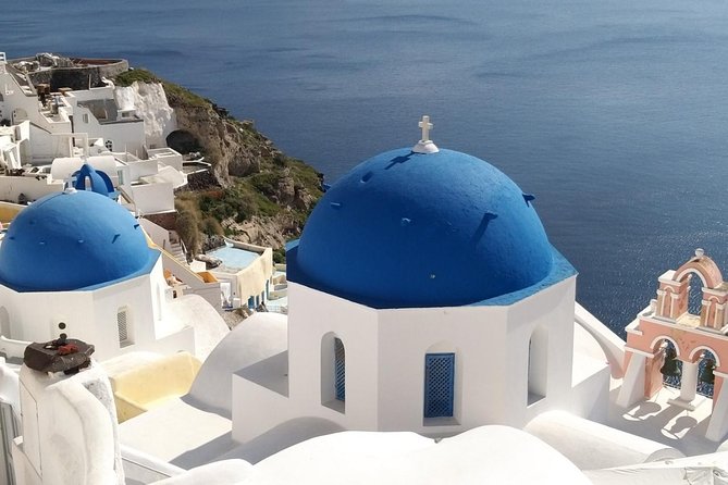 Private Classic Santorini Panorama: Visit the most popular destinations! - Red Beach is dramatic but not a beach day