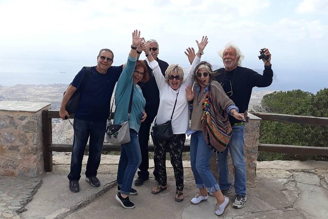 Private Classic Santorini Panorama: Visit the most popular destinations! - The flexible stops are where the tour becomes personal