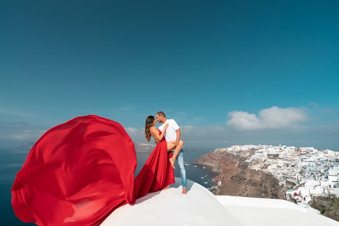 Private Flying Dress Photoshoot in Santorini - Timing, weather, and the practical details