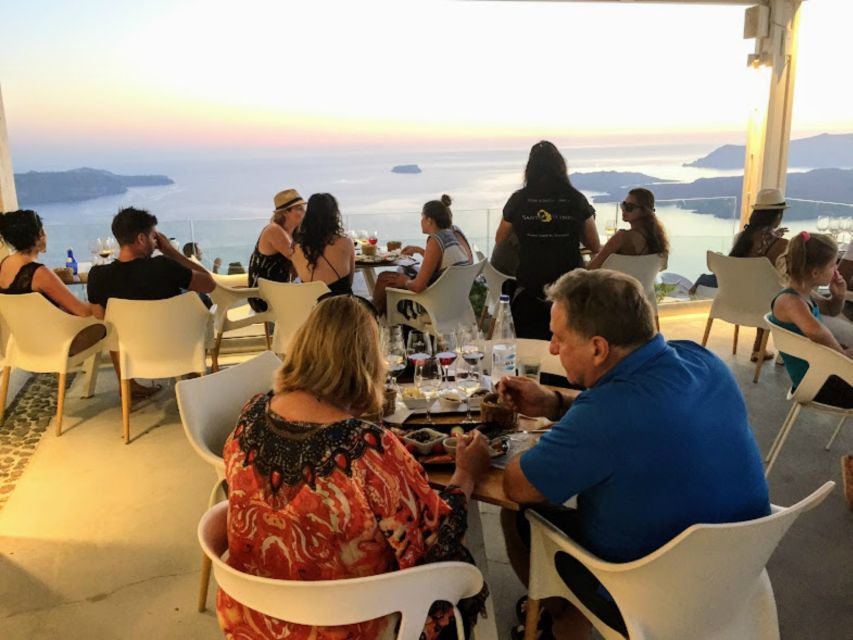 Private Group Visit to Akrotiri & 3 Wineries with Tastings - What the private format changes