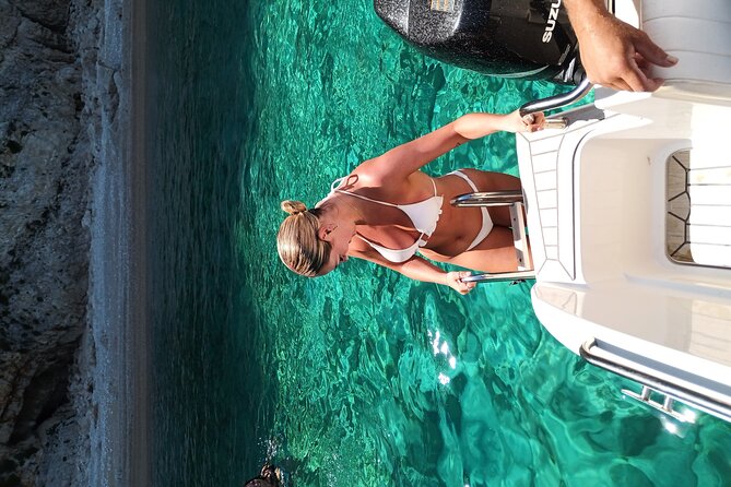 Private Luxury 6.5m 140hp Speedboat cruise Shipwreck & Blue Caves - The captain can shape the day