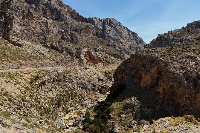 Private South Crete Full-Day Tour-Spili, Kourtaliotiko & Preveli - Lunch at To Sideradiko, with Cretan food on the table