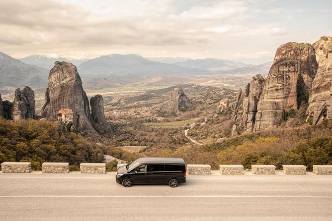 Private Tour: Meteora Tour with Transport from Kalambaka - What the guide adds to the experience