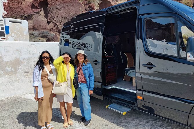 Private Transfer from-to Santorini airport to-from anywhere in Santorini Island - What the private vehicle is like
