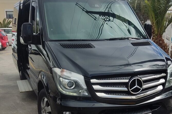 Private Transfer Santorini One-way From/To Airport, Port & Hotel - A transfer that sometimes feels like a local introduction