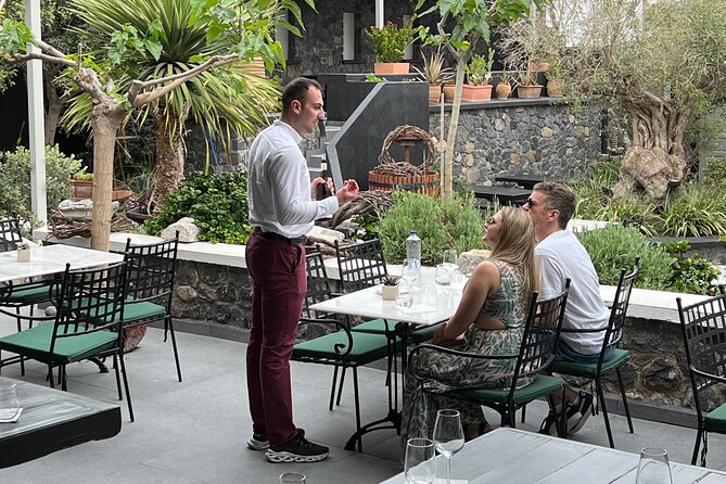 Private Wine Tour in 3 Wineries with 12 Wine Tastings and Tapas - How fast does the tour feel?
