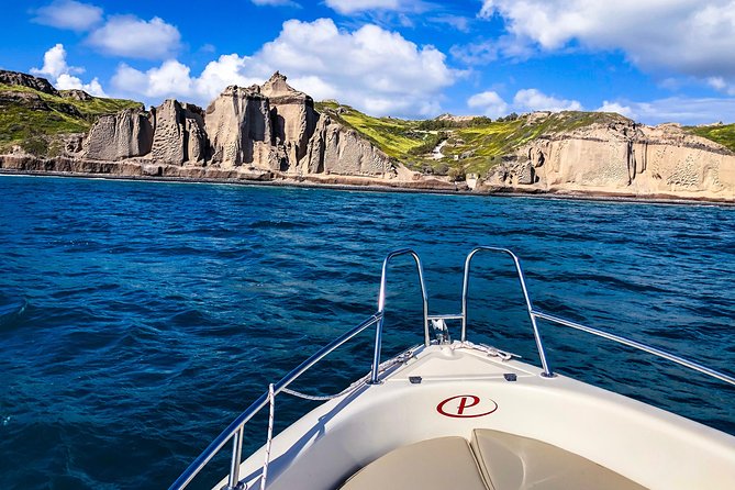 Rent a Boat in Santorini without a License - Practical details before you book