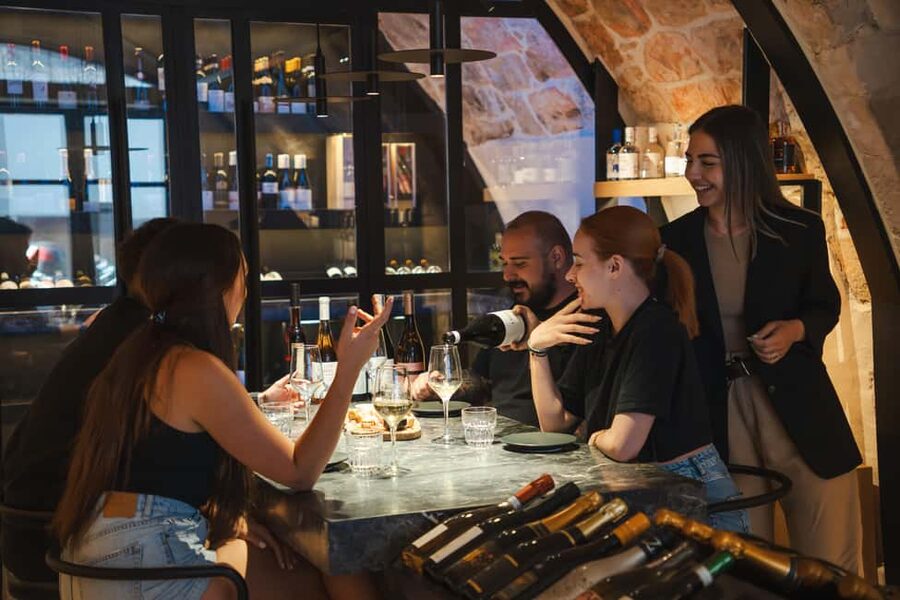 Rethymno: Cretan Wine Tasting Guided Tour with Local Food - Five wines, five introductions to Crete