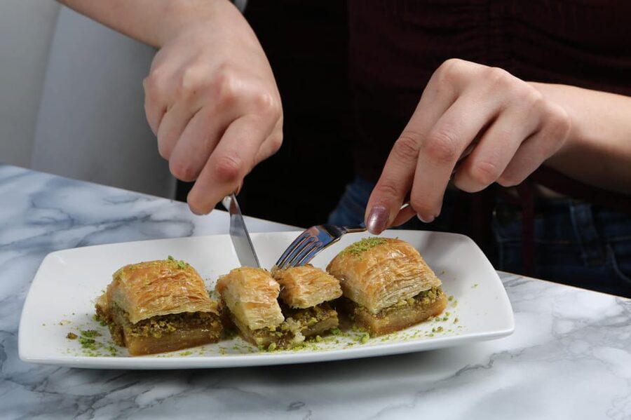 Rethymno Old Town: A Traditional Cretan Food Tour - What makes the guide important