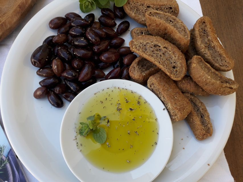 Rethymno: Olive Oil Tasting with Cretan Food Pairing - How the Four Olive Oils Are Tasted