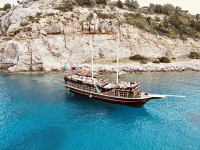 All Inclusive Day Cruise with BBQ & Unlimited Drinks