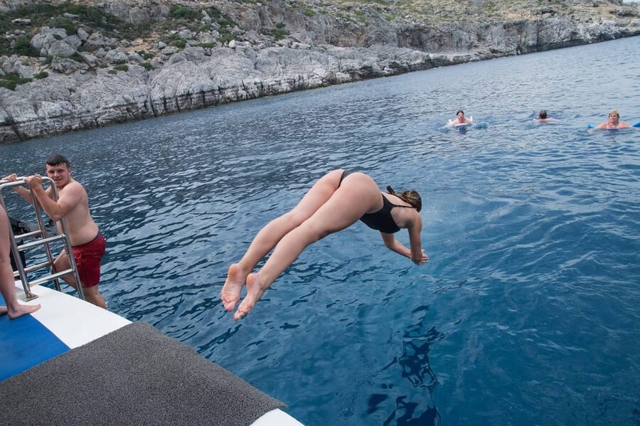 Rhodes: Lindos Cruise with 2 Swim Stops - Returning along the coast and the 50-minute cruise