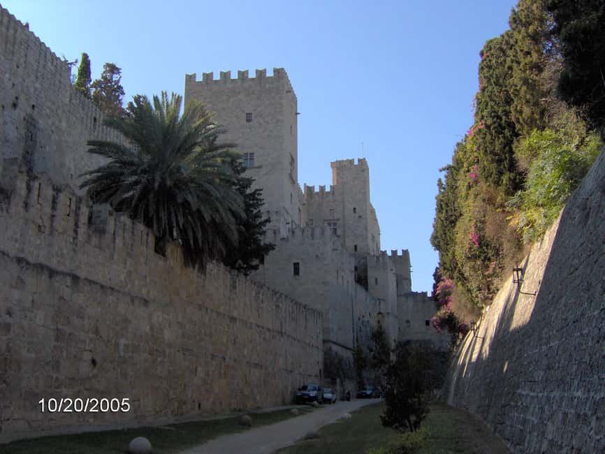 Rhodes Town: Private Walking Tour with a Licensed Guide - Why a private walk works so well in Rhodes Old Town