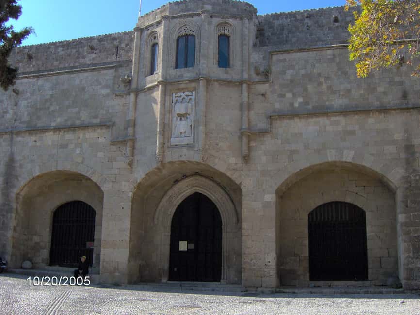 Rhodes Town: Private Walking Tour with a Licensed Guide - Who should book this Rhodes walking tour?