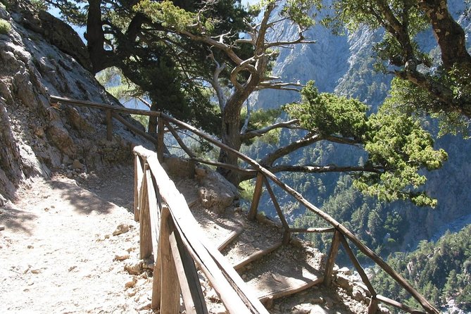 Samaria Gorge Trek: Full-Day Excursion from Rethymno with Guide - The early pickup from Rethymno