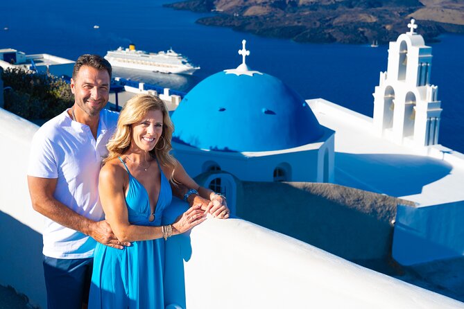 Santorini 2h Photoshoot with a photographer & transportation - Is $335.51 good value for your group?