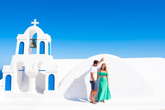 Santorini 2h Photoshoot with a photographer & transportation - The best time to use this experience