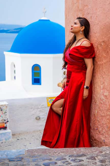 Santorini: 40-Minute Oia Photoshoot - Meeting in Oia, then walking toward the best views