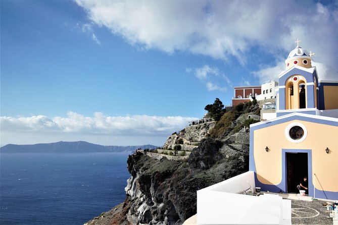 Santorini 6 Hour Private Custom Tour With a Local Driver - Oia brings the famous Santorini view