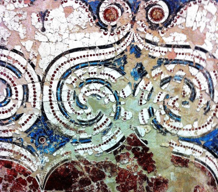 Santorini: Akrotiri Private Guided Tour with Hotel Pick-Up - What makes Akrotiri different from Pompeii