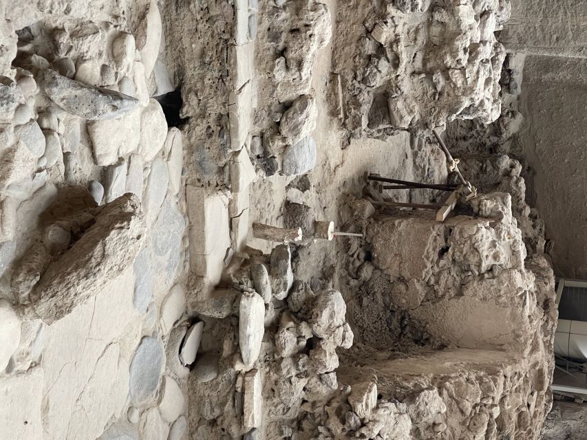 Santorini: Akrotiri Private Guided Tour with Hotel Pick-Up - Pickup from Oia, Thera, or another agreed location