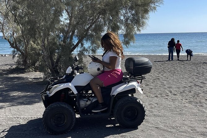 Santorini ATV Highlights Tour: Oia, Viewpoints & Volcanic Beaches - Oia: one hour among Santorini’s famous views